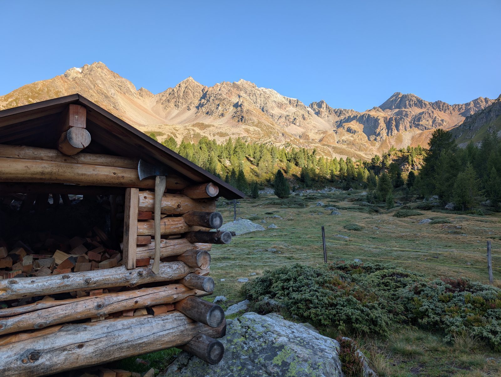 Lever de soleil à la montagne